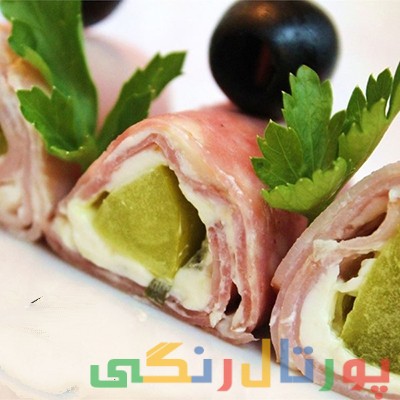 دستور تهیه رول کالباس و خیارشور