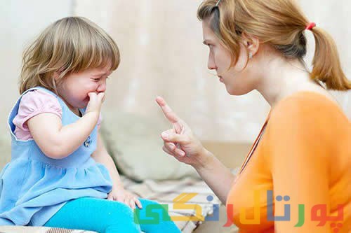 با کودکی که مدام گریه می‌کند چه کنیم؟